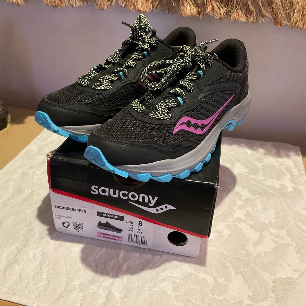 NIB Saucony Excursion TR15